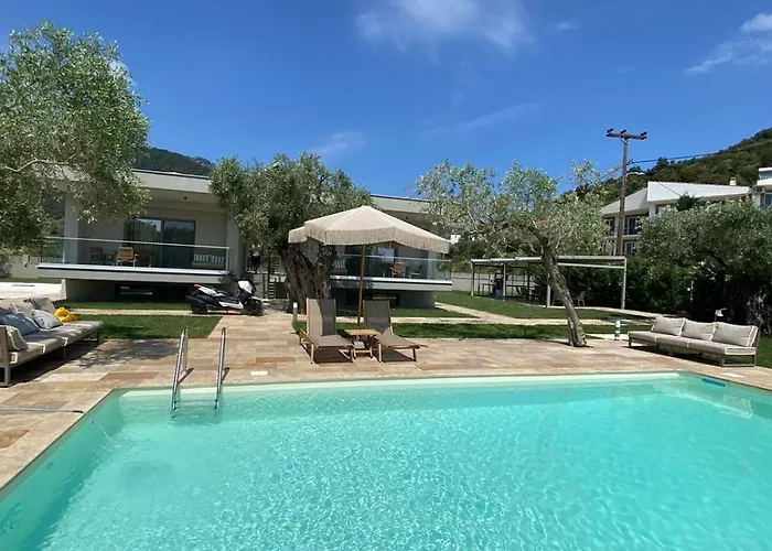 Aroma Elias * クリッシ・アモウディア