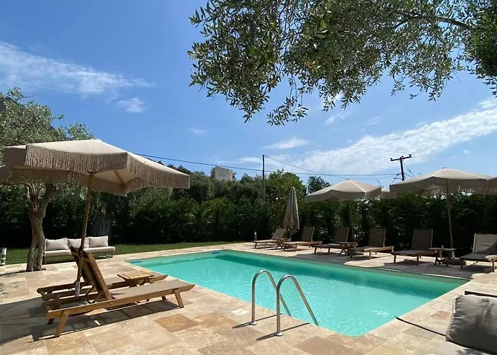 Aroma Elias アパート クリッシ・アモウディア