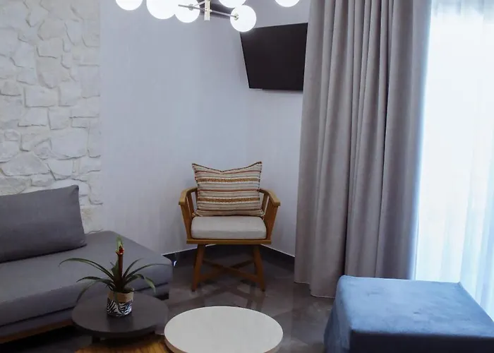 Aroma Elias * クリッシ・アモウディア