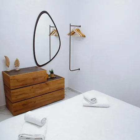 Aroma Elias Apartment *